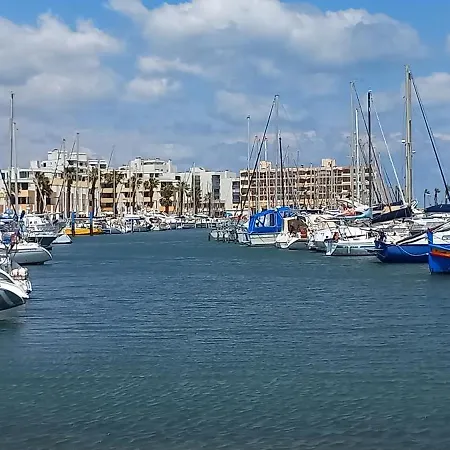 Avec Vue Sur , A 150 M Et Proche Des Commerces * Le Barcarès