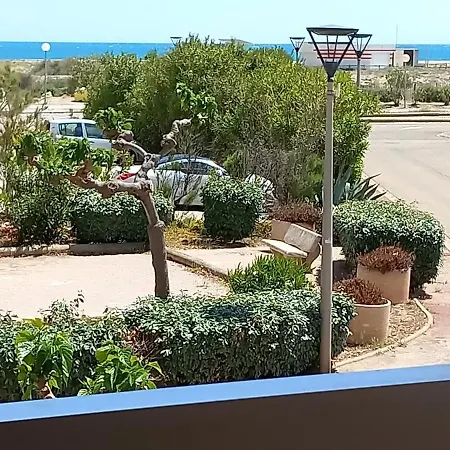 Avec Vue Sur , A 150 M Et Proche Des Commerces Appartement *